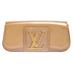 Louis Vuitton Rose Florentine Vernis Sobe Clutch 